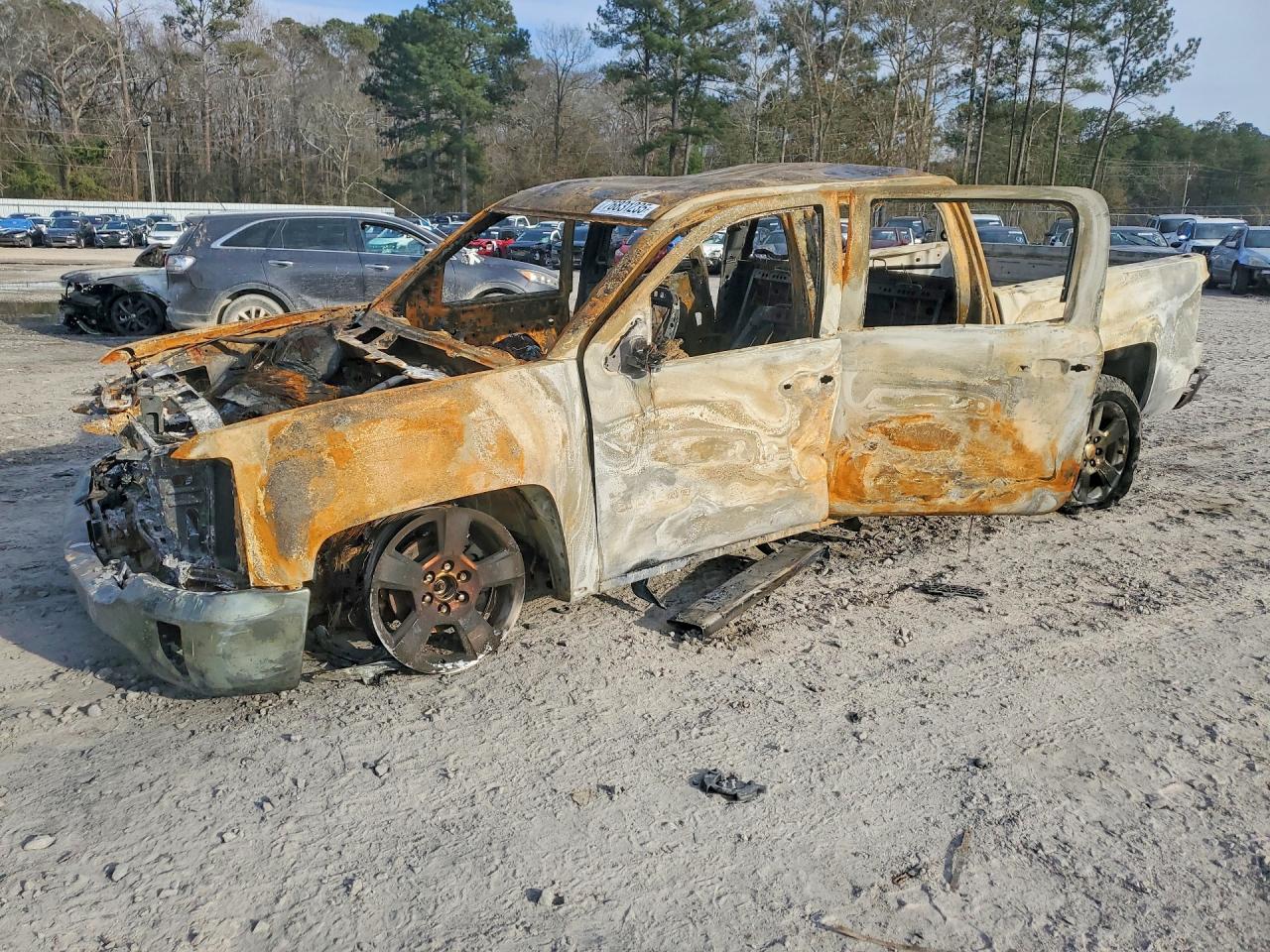 Salvage Chevrolet Silverado Image