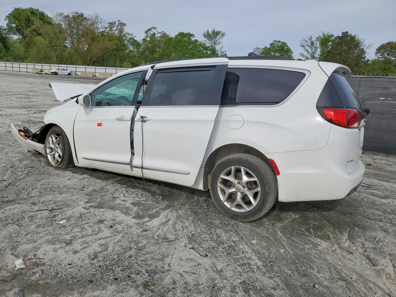Chrysler Pacifica Touring L