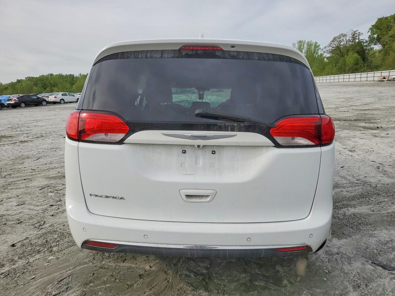 Chrysler Pacifica Touring L