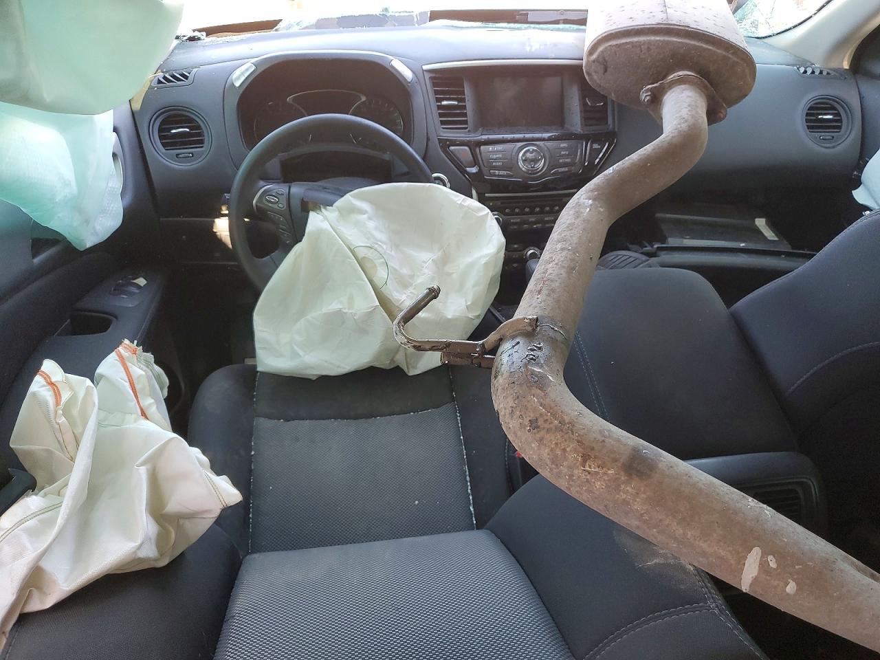 Nissan Pathfinder S
