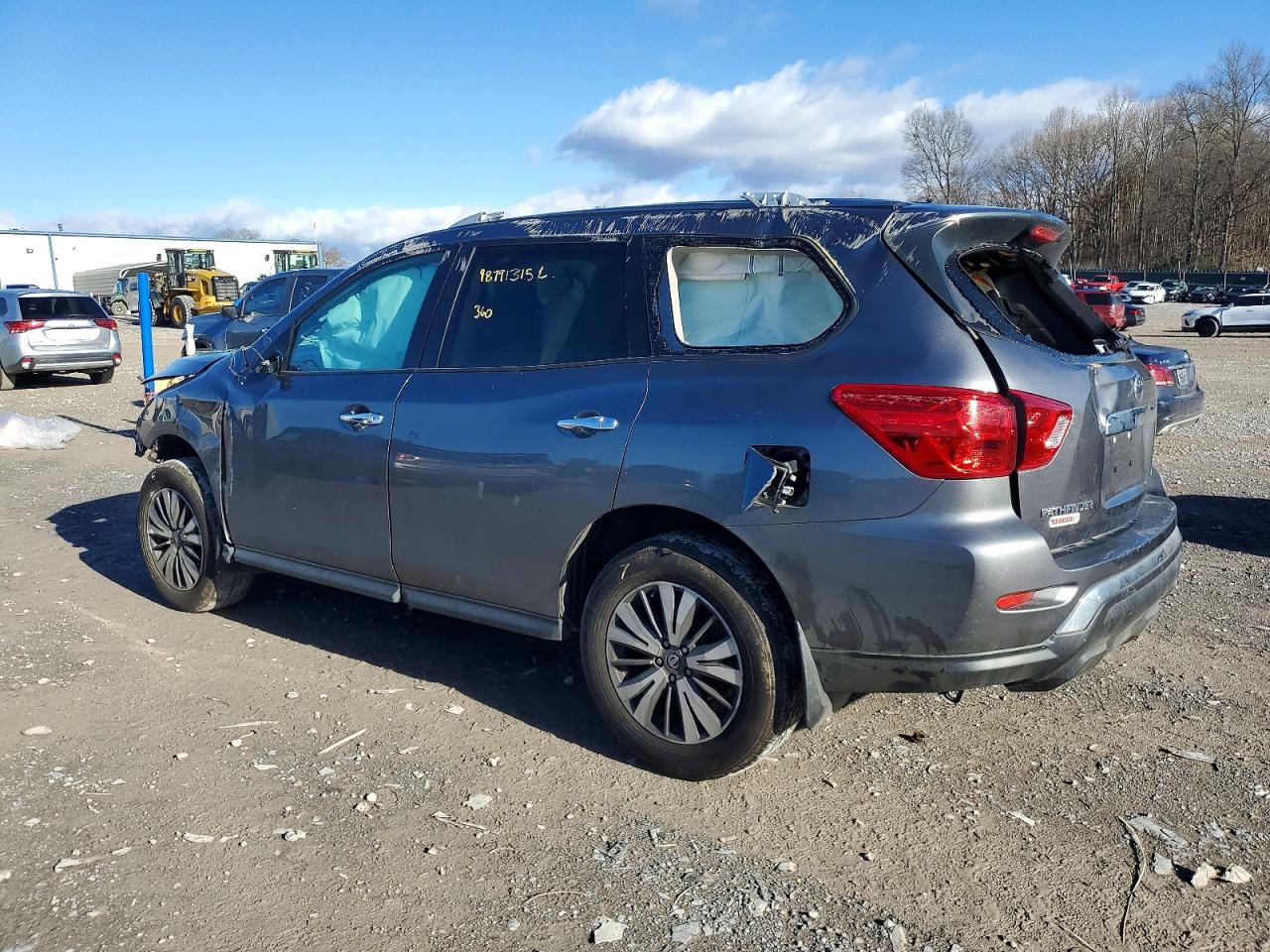 Nissan Pathfinder S