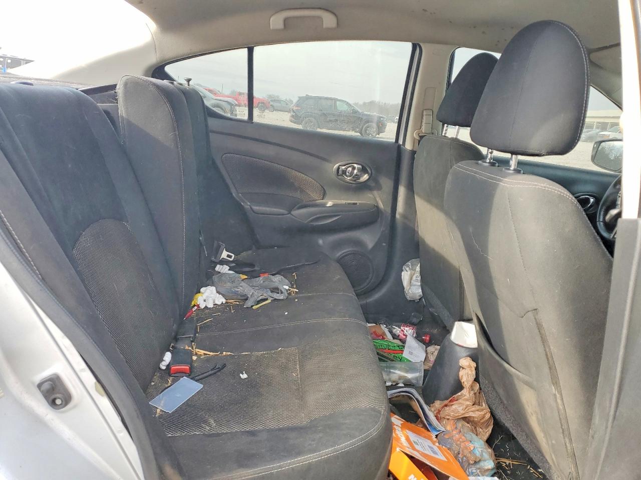 Nissan Versa 1.6 S