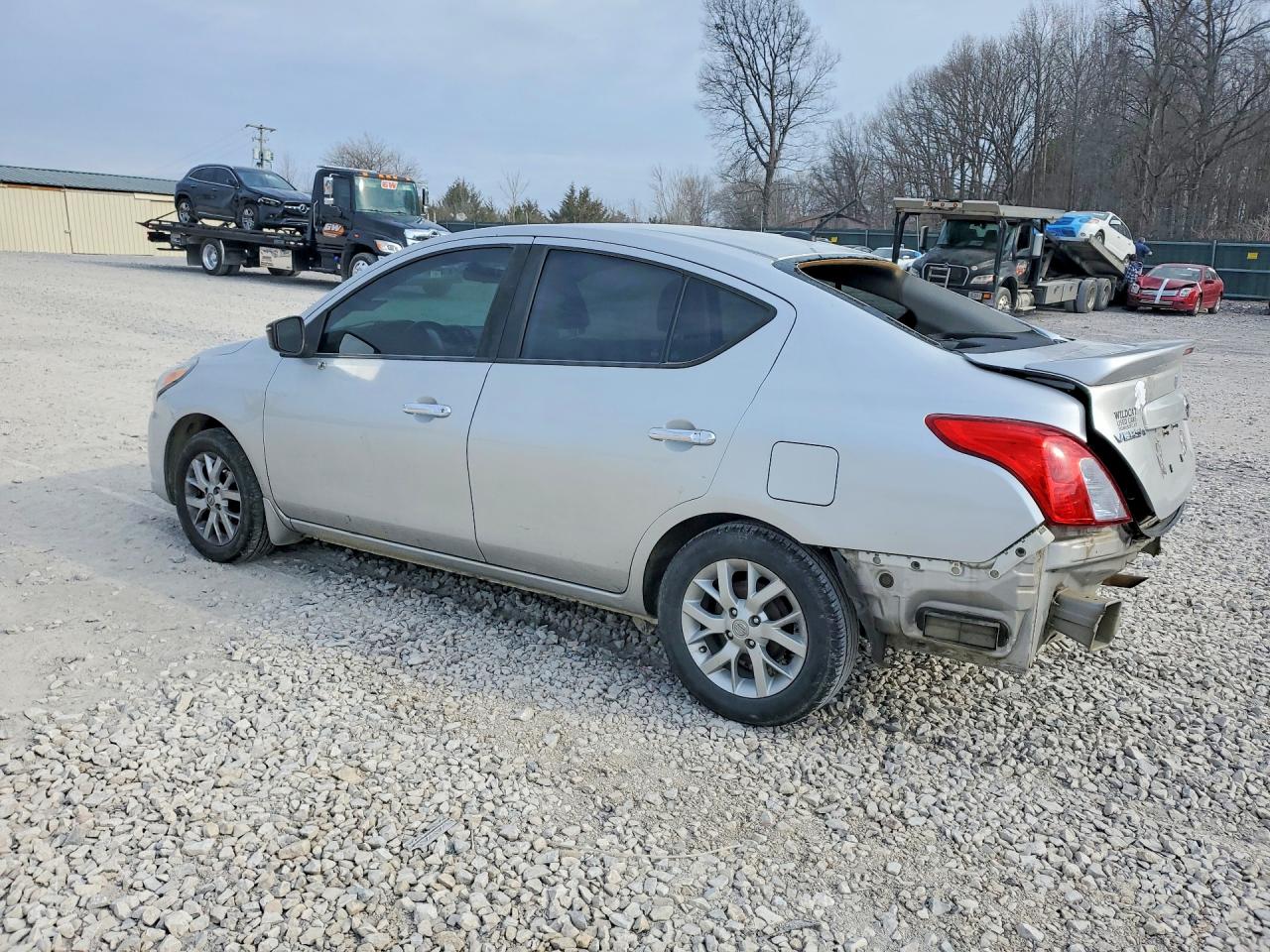 Nissan Versa 1.6 S