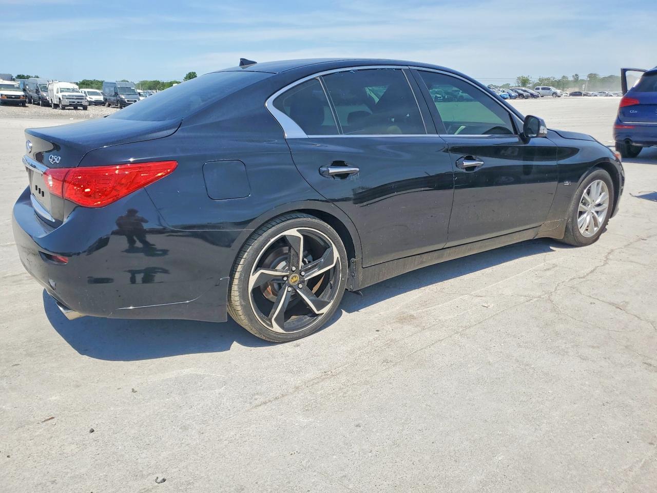 INFINITI Q50 3.0t P 3.0t Premium