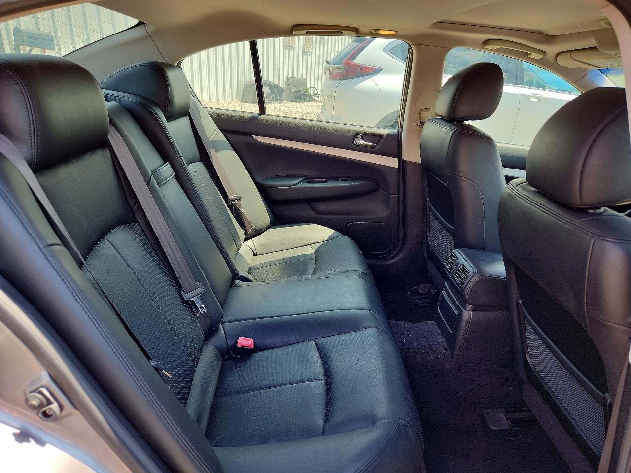 INFINITI G37 X