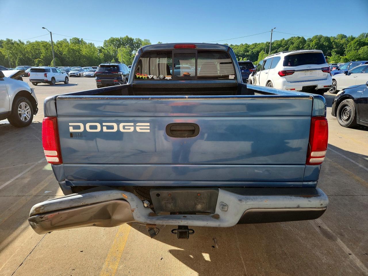 Dodge Dakota Base