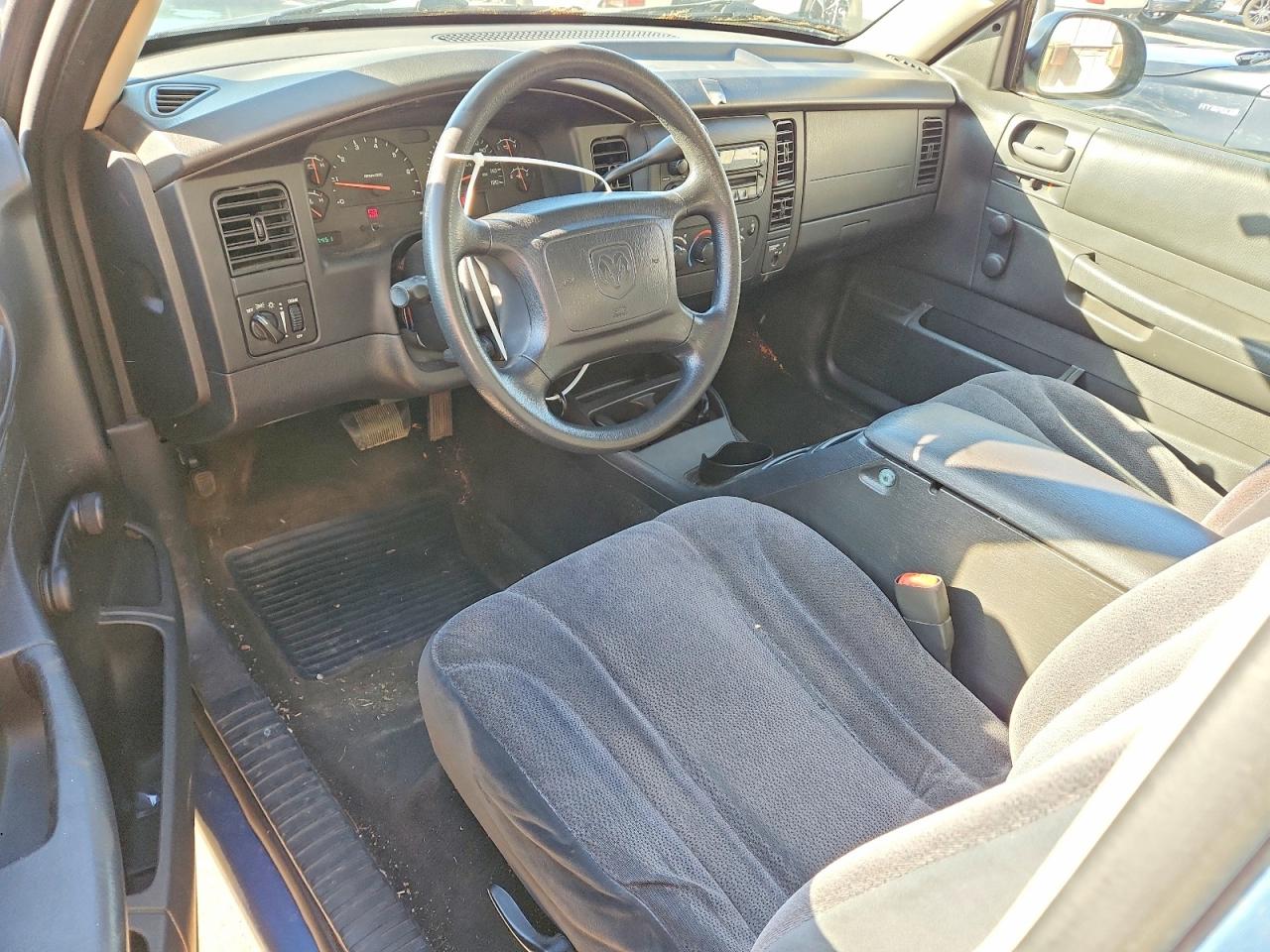 Dodge Dakota Base