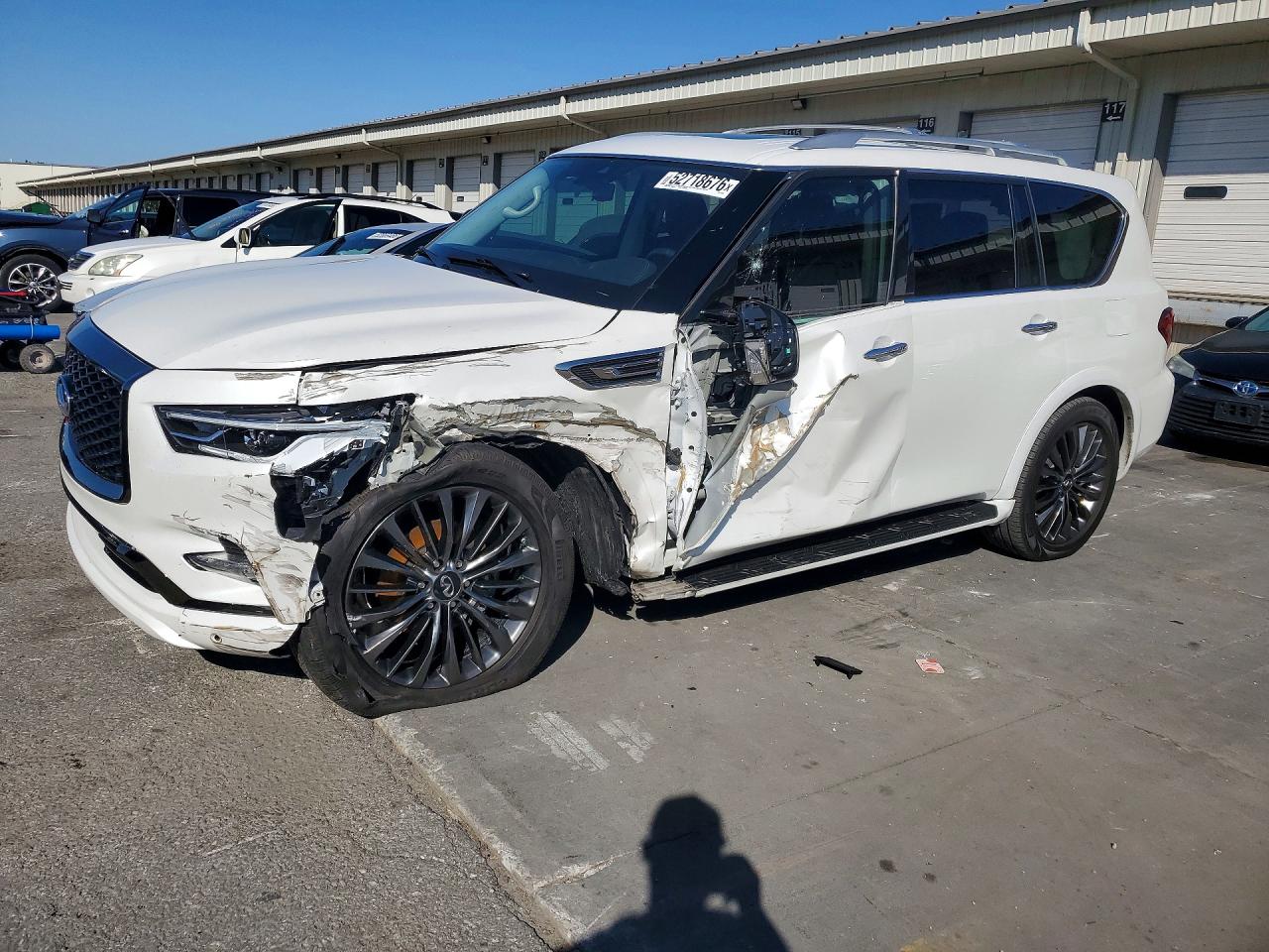Salvage INFINITI Qx Image
