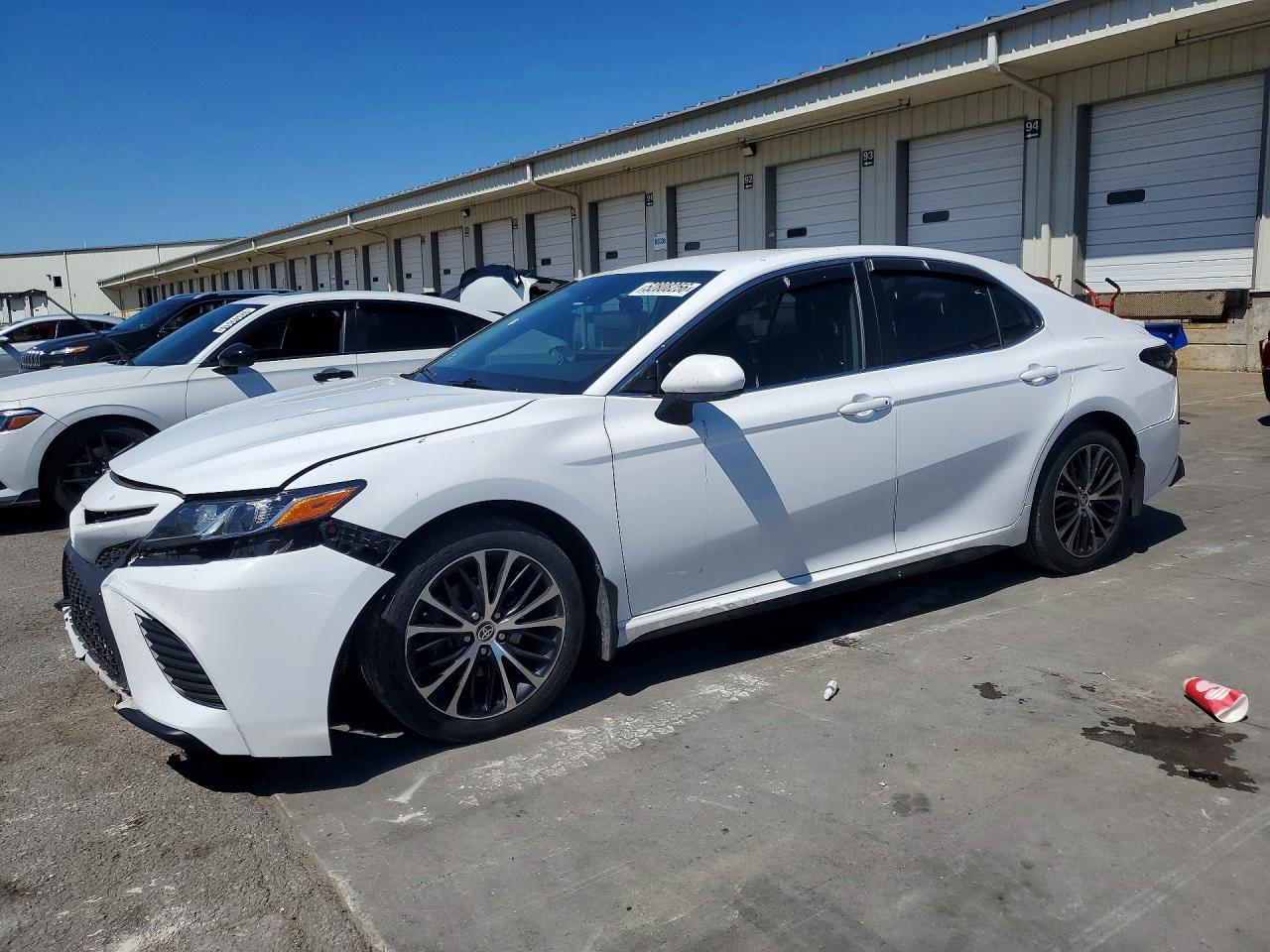 Salvage Toyota Camry Image