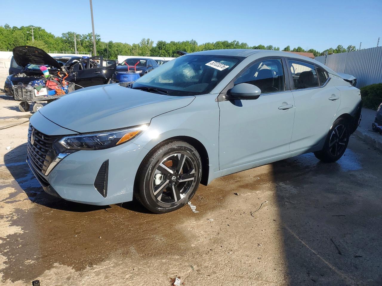 Salvage Nissan Sentra Image