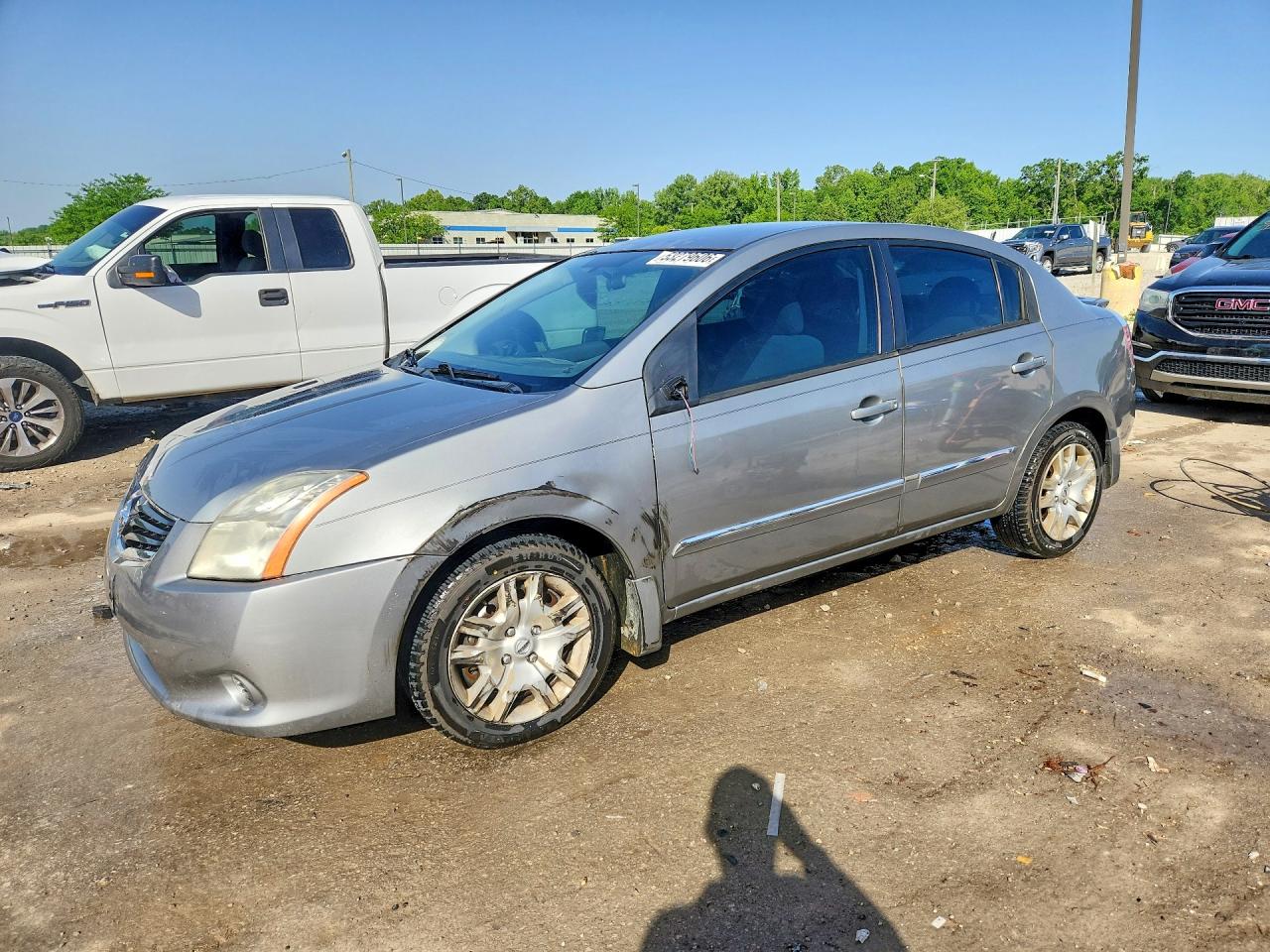 Salvage Nissan Sentra Image