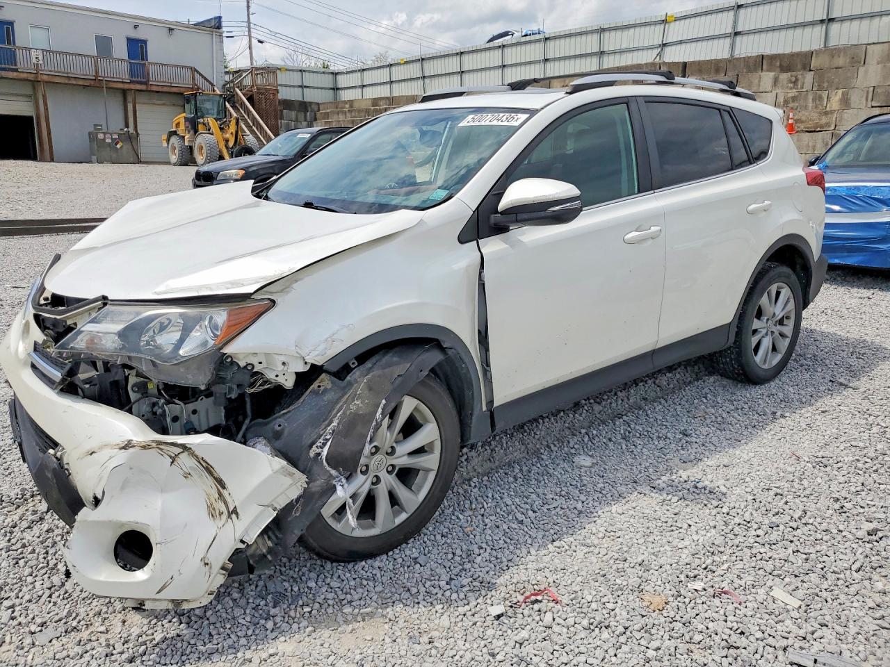 Salvage Toyota RAV4 Image