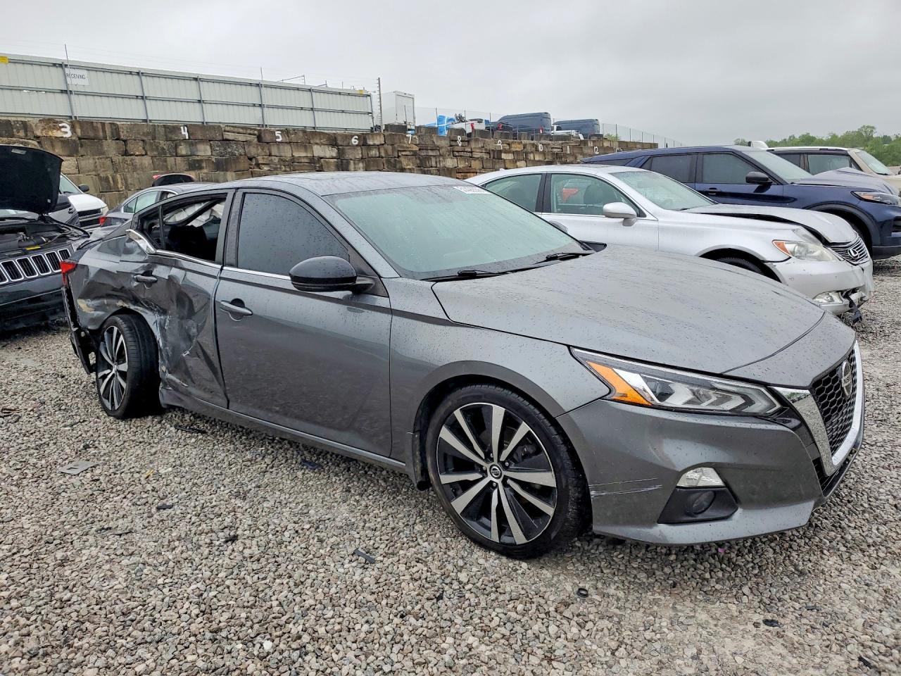 Nissan Altima Sr