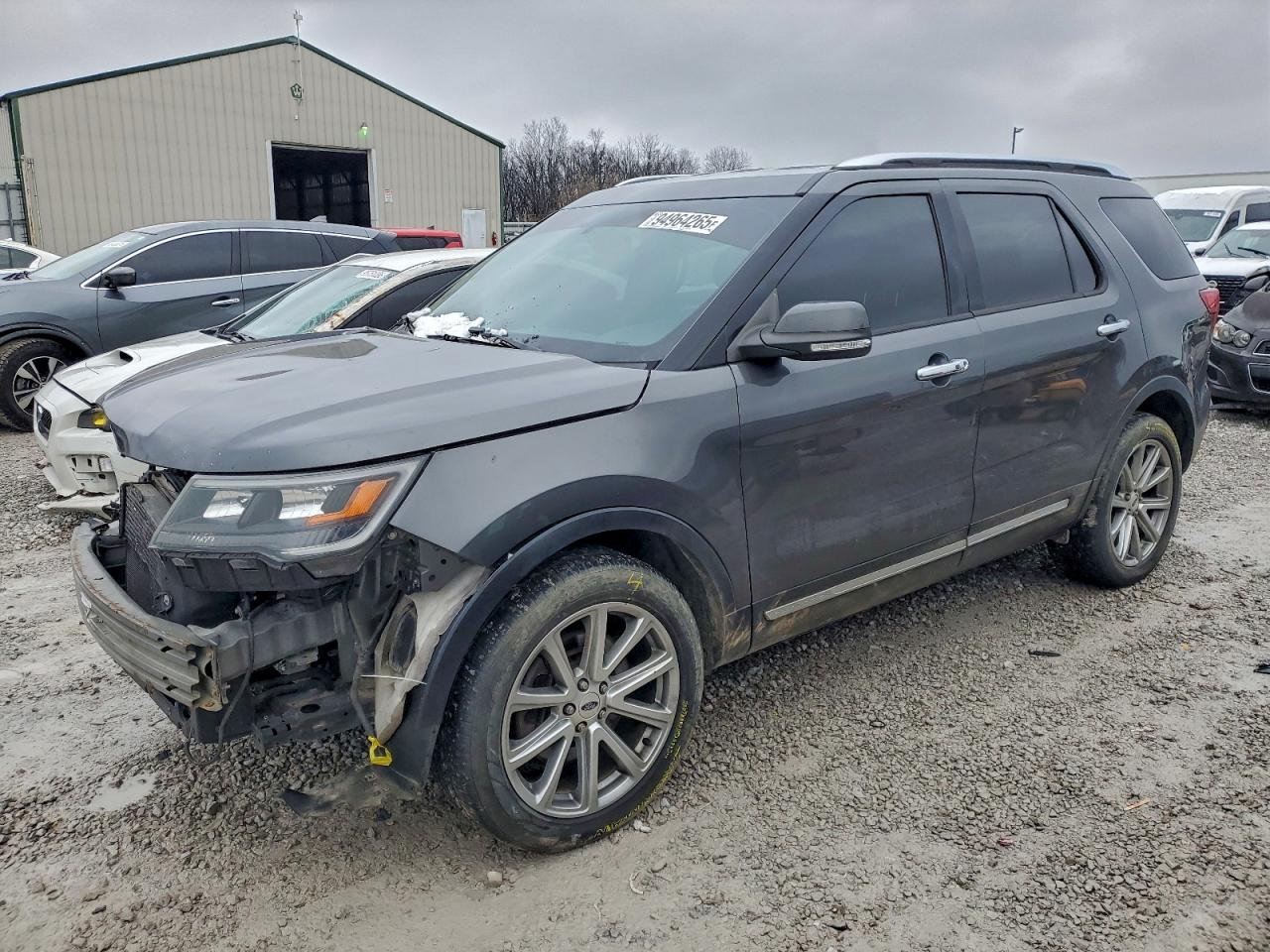 Salvage Ford Explorer Image