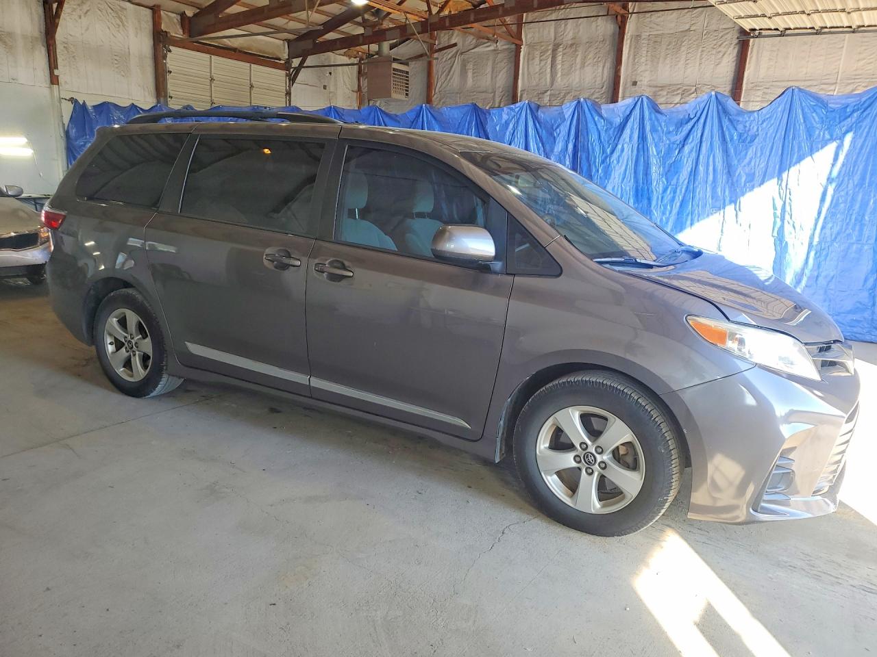 Toyota Sienna Le