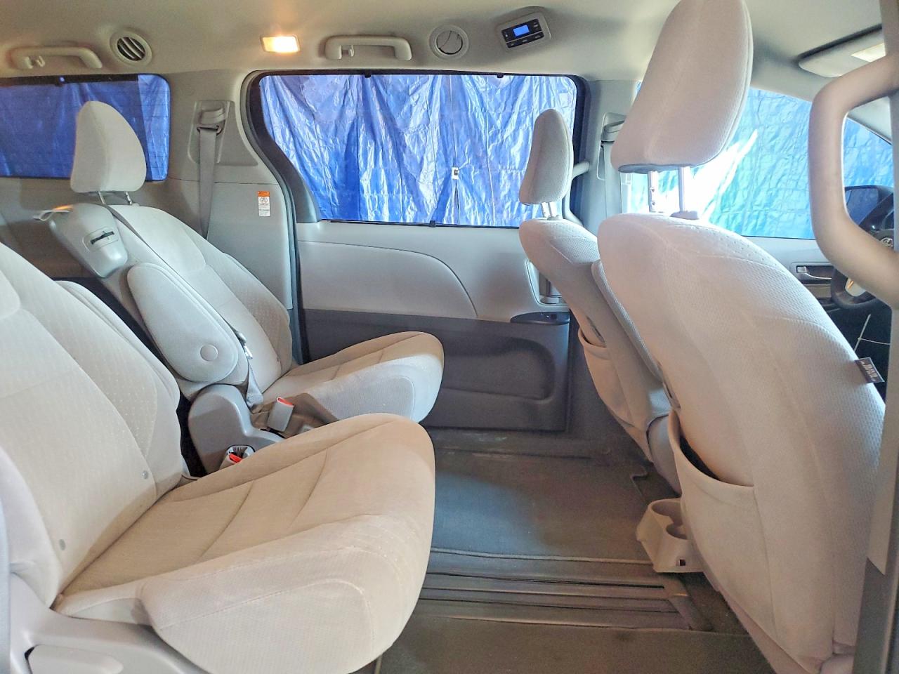 Toyota Sienna Le