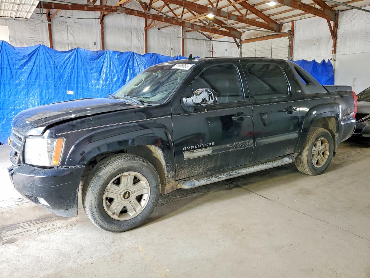 Salvage Chevrolet Avalanche Image