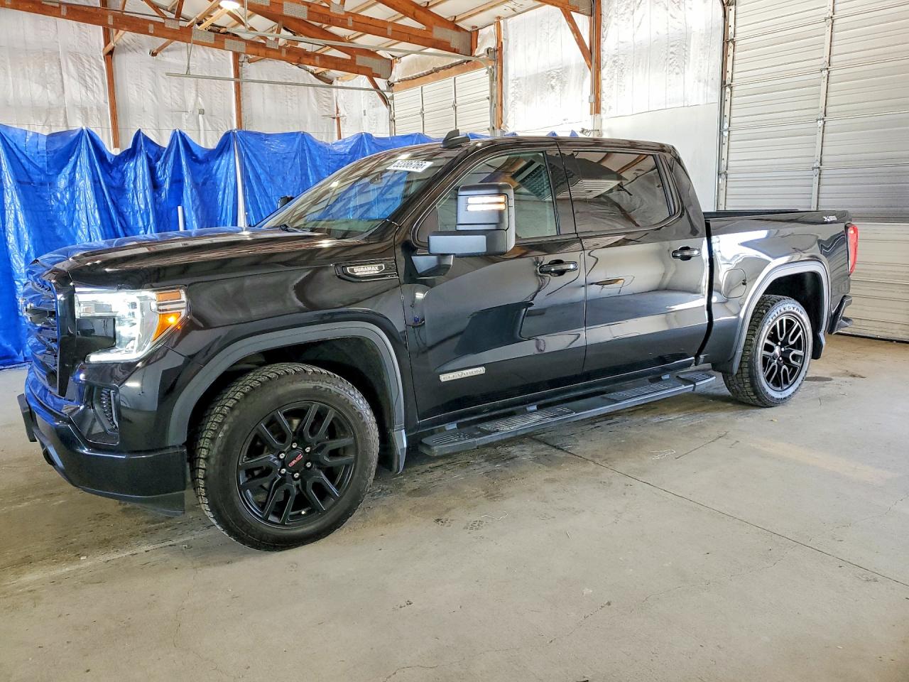 Salvage GMC Sierra Image