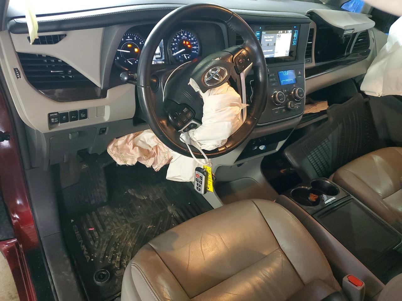 Toyota Sienna Xle 8-passenger