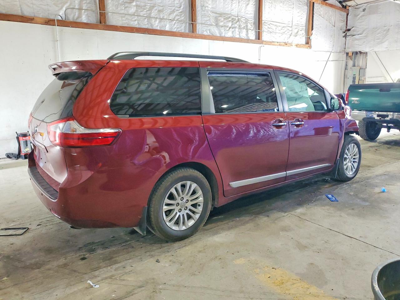 Toyota Sienna Xle 8-passenger