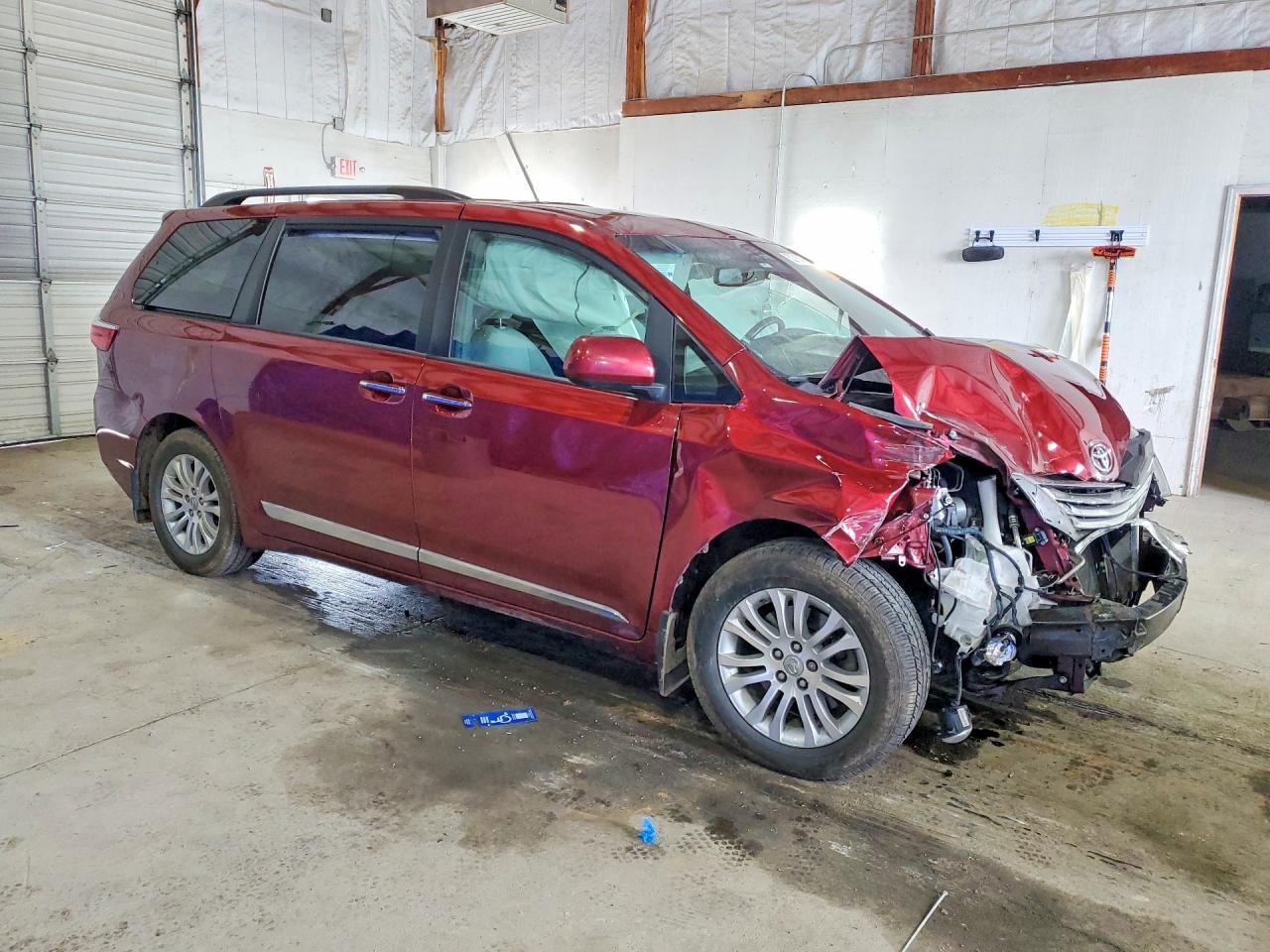 Toyota Sienna Xle 8-passenger