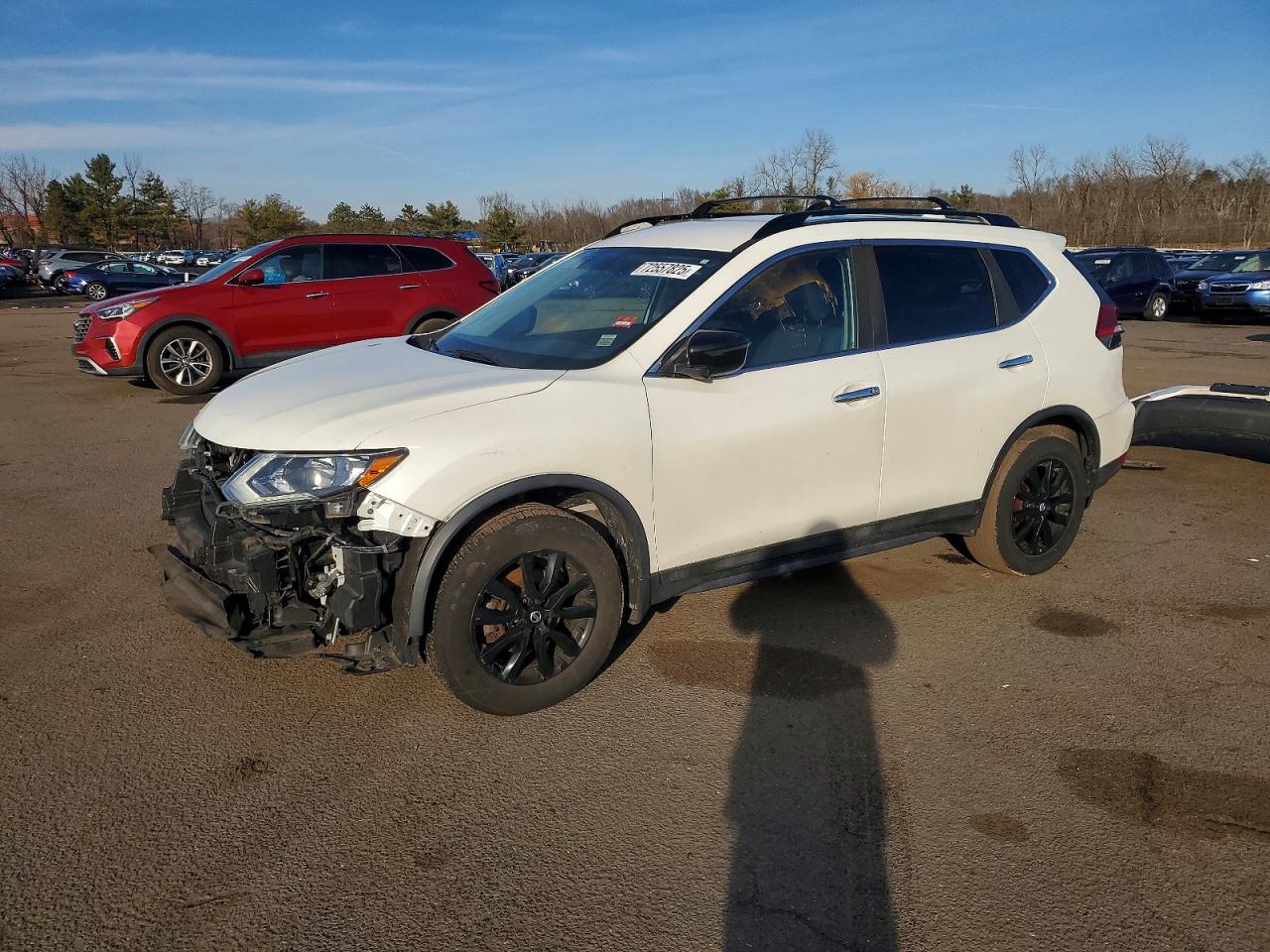 Salvage Nissan Rogue Image