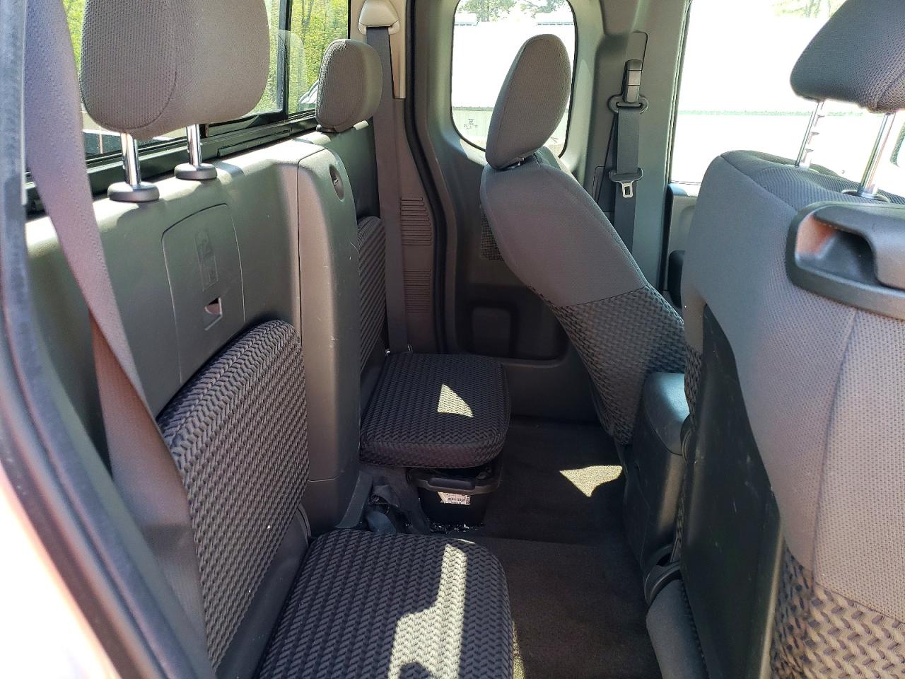 Nissan Frontier Se V6