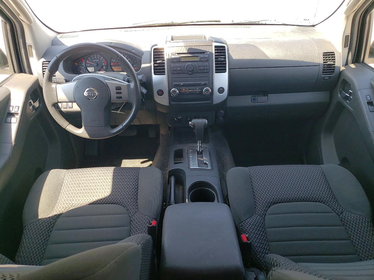 Nissan Frontier Se V6