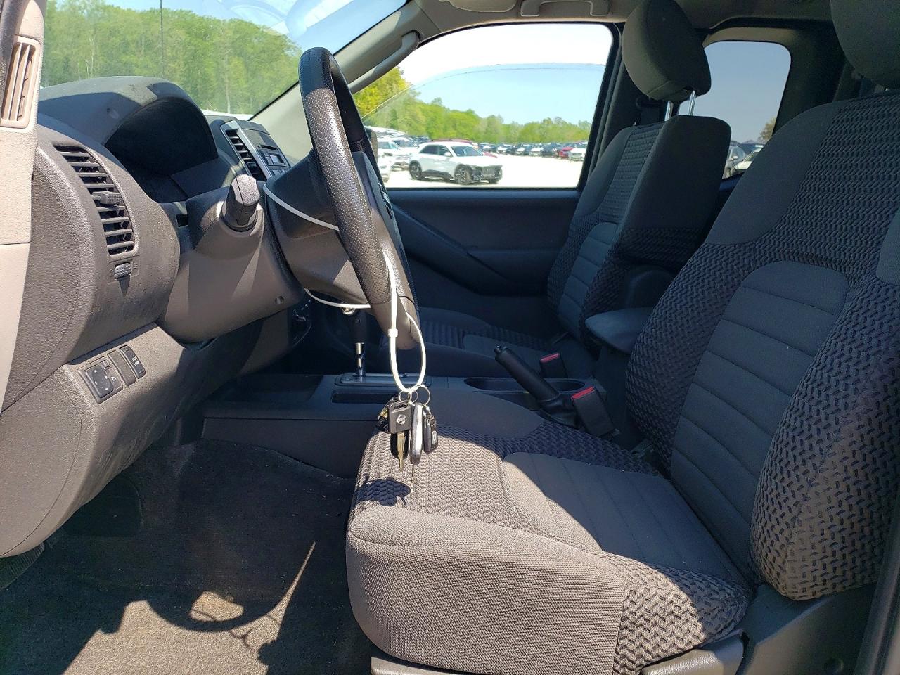 Nissan Frontier Se V6