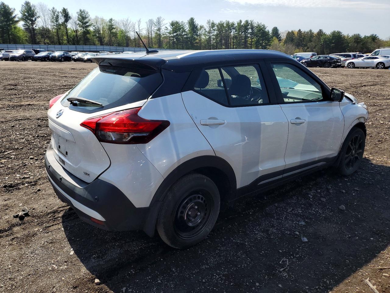 Nissan Kicks S