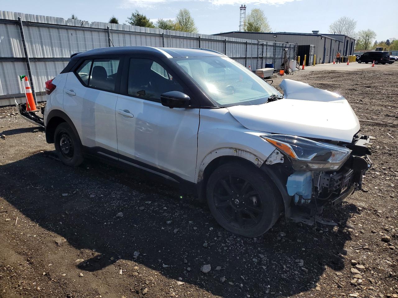 Nissan Kicks S