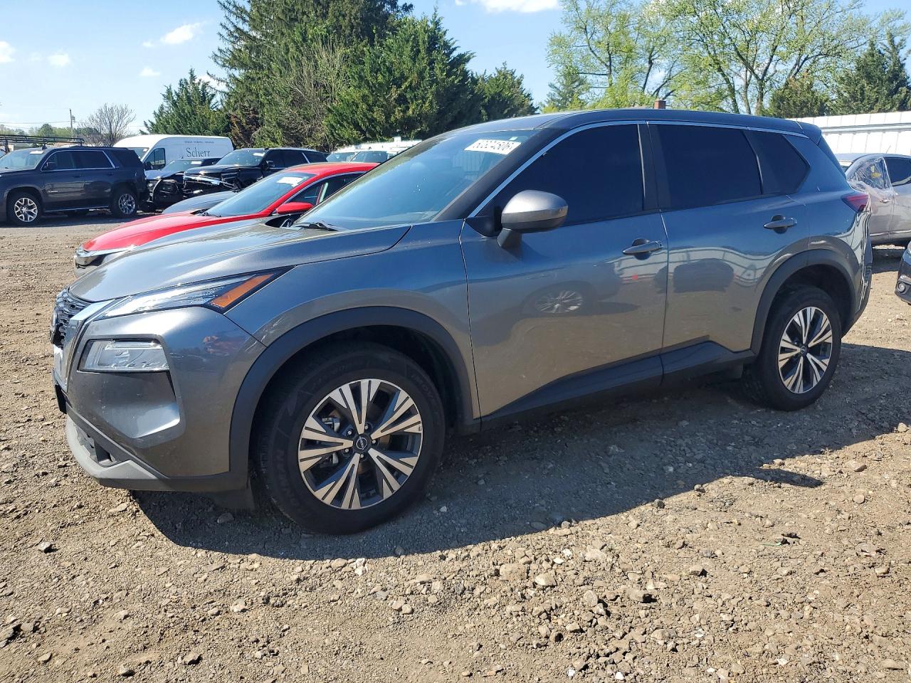 Salvage Nissan Rogue Image