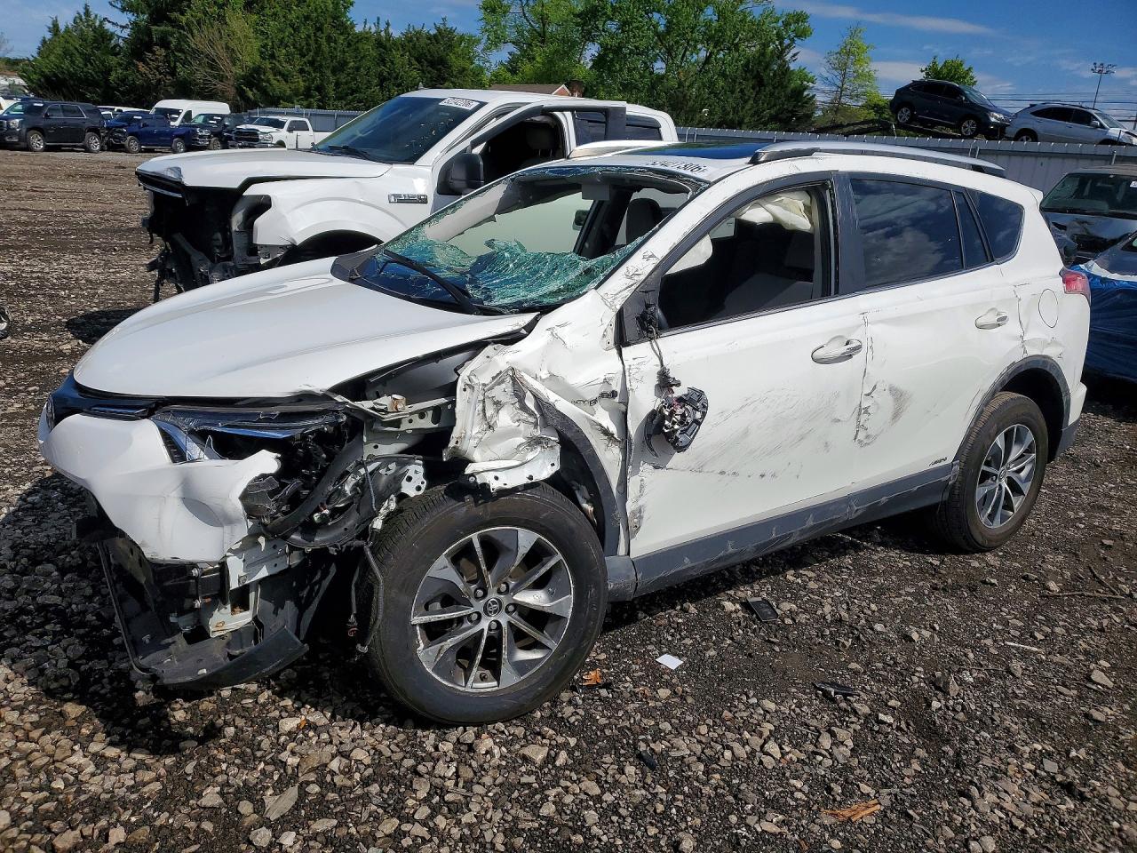 Salvage Toyota RAV4 Image