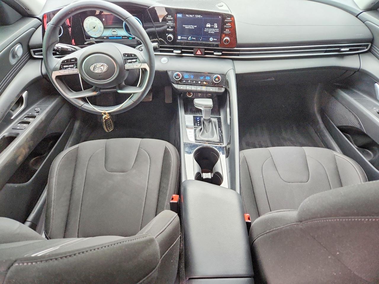 Hyundai ELANTRA Sel