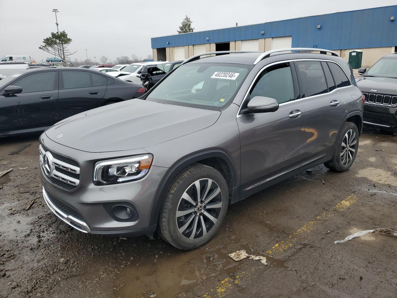 Salvage Mercedes-Benz GLB Image