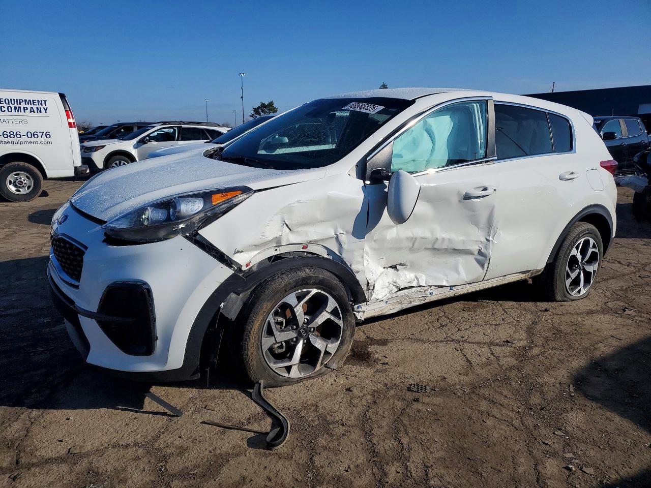 Salvage Kia Sportage Image