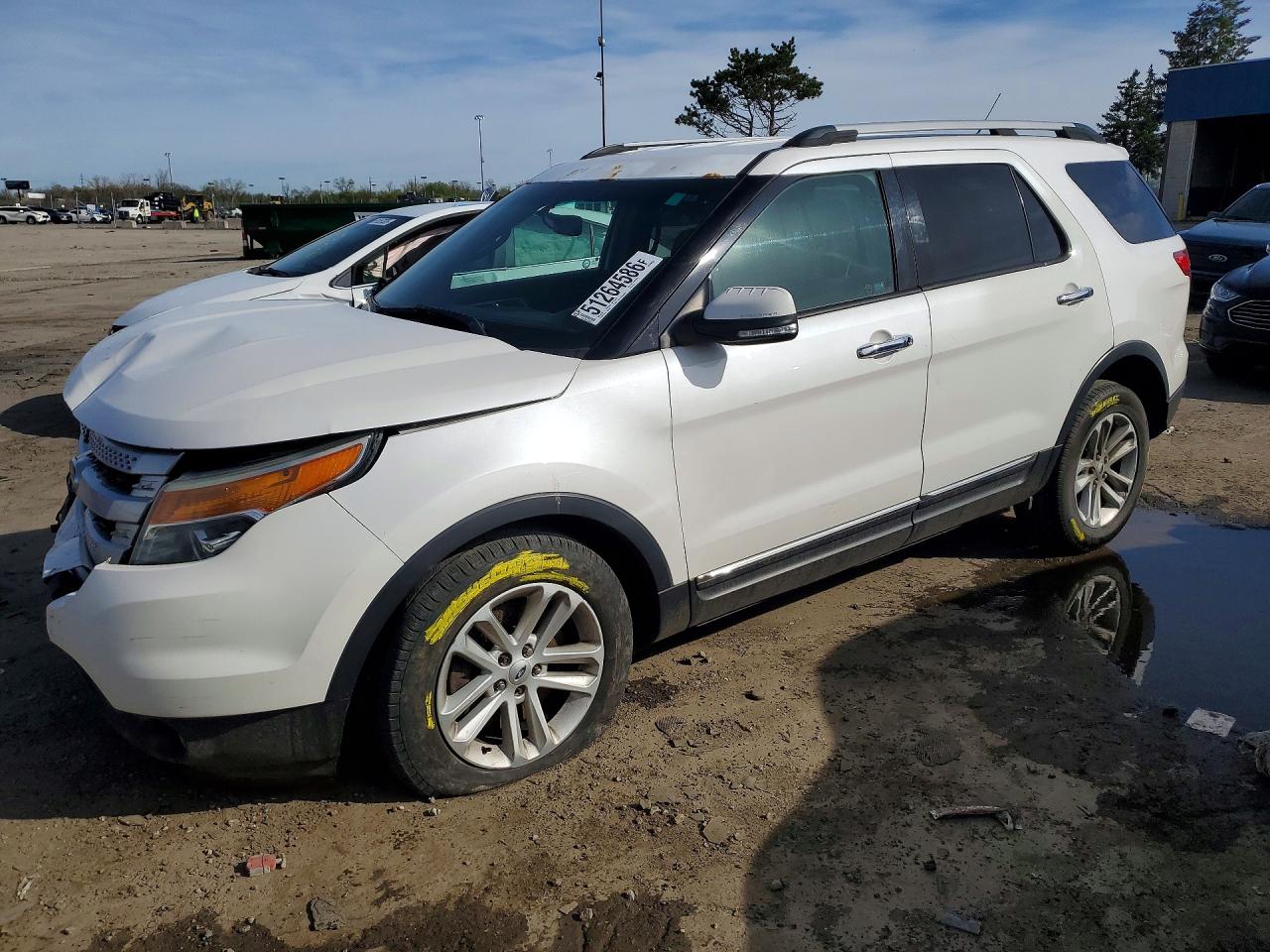 Salvage Ford Explorer Image