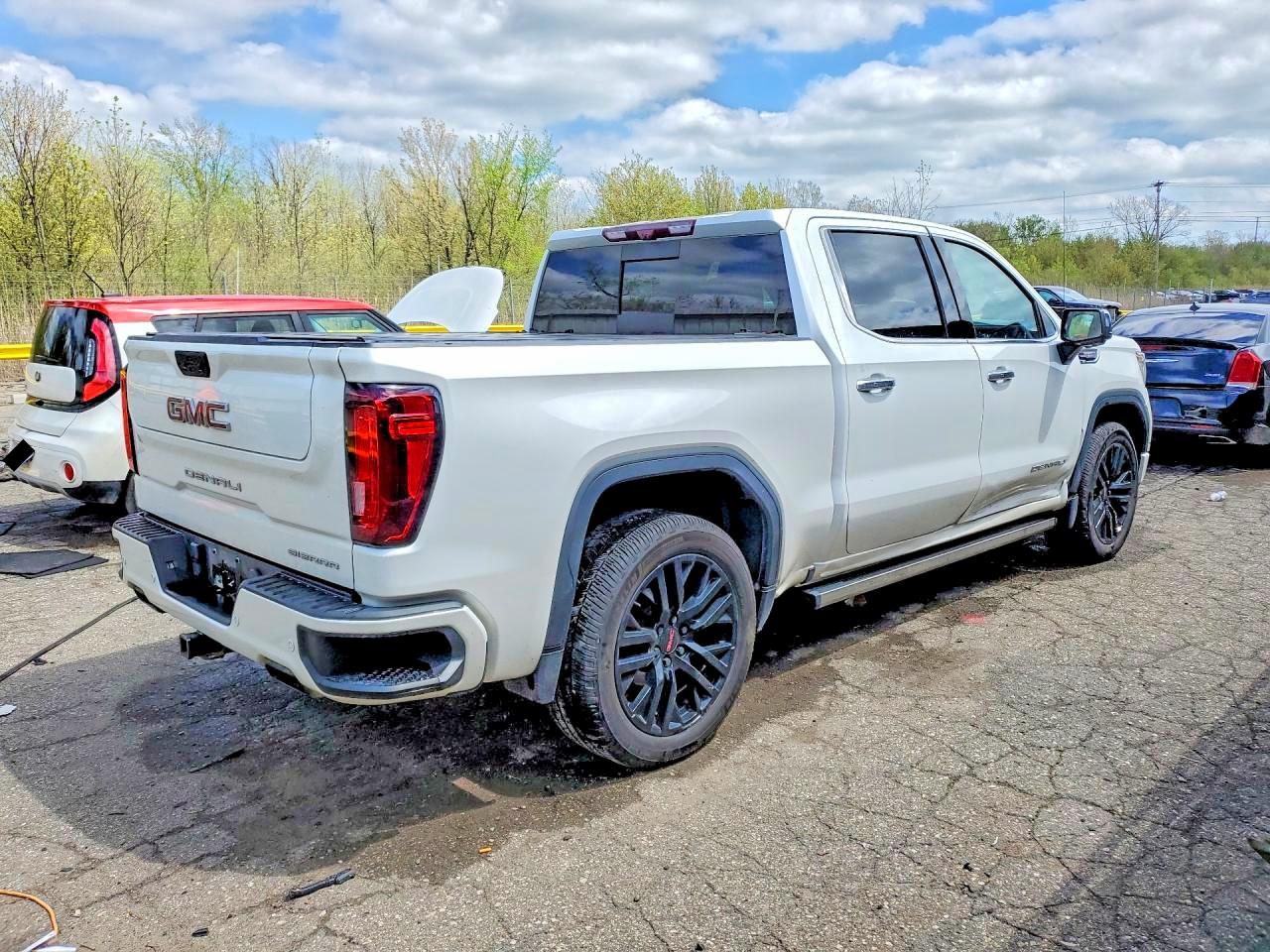 GMC Sierra K1500 Denali