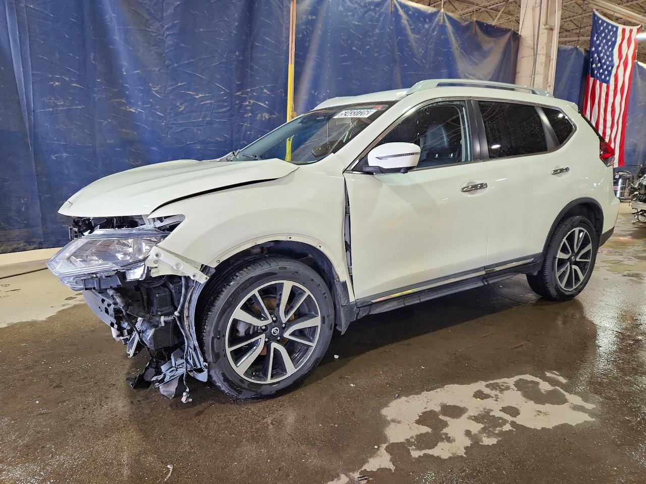 Salvage Nissan Rogue Image