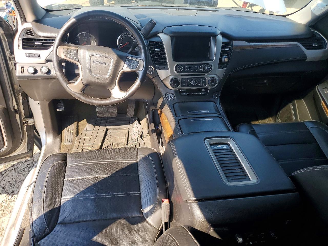 GMC Yukon Denali