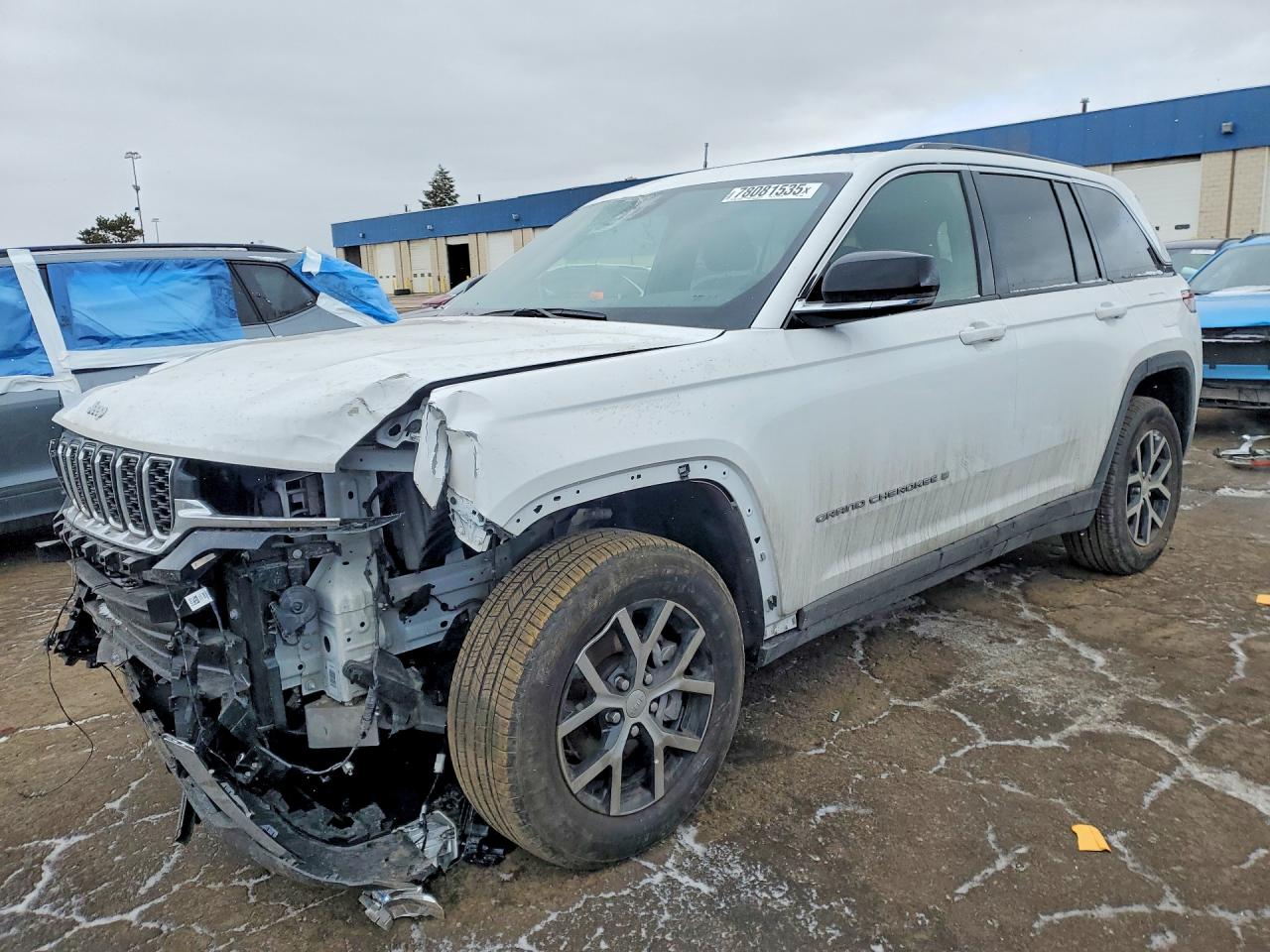 Salvage Jeep Grand Cherokee Image