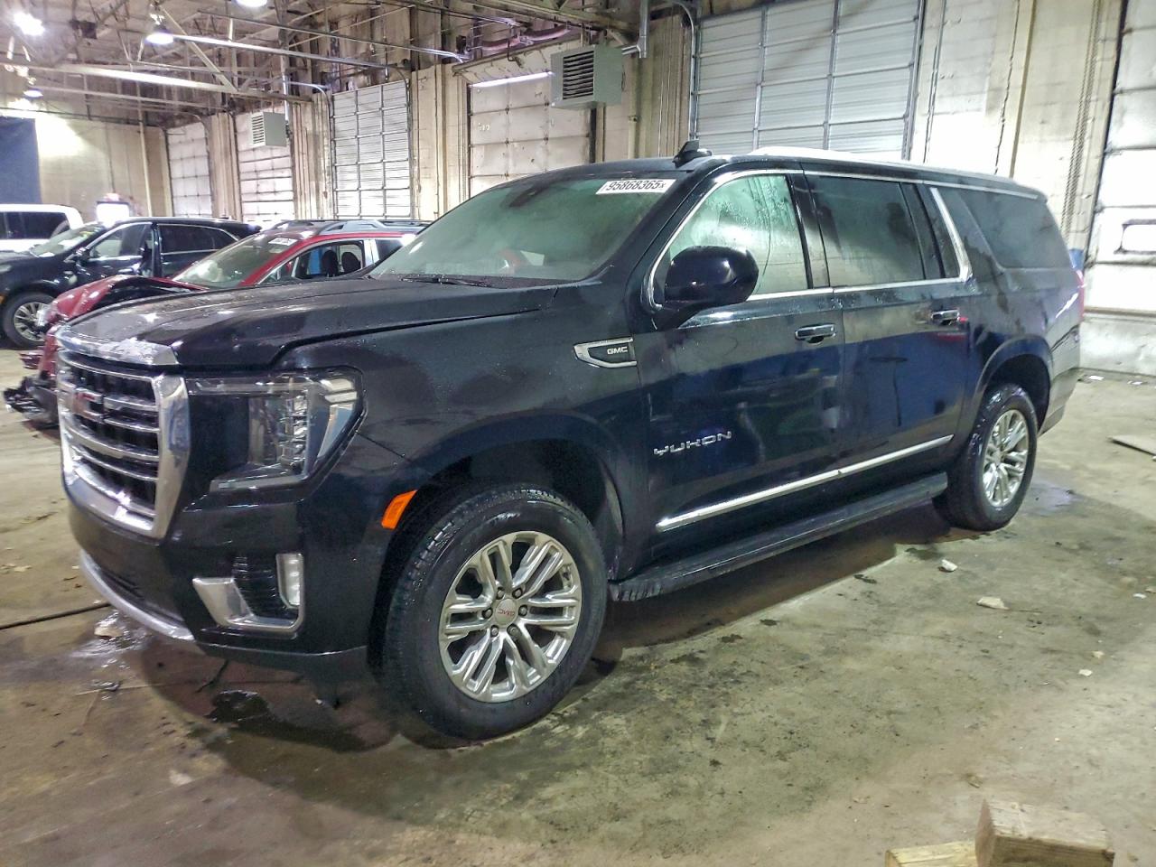Salvage GMC Yukon Image
