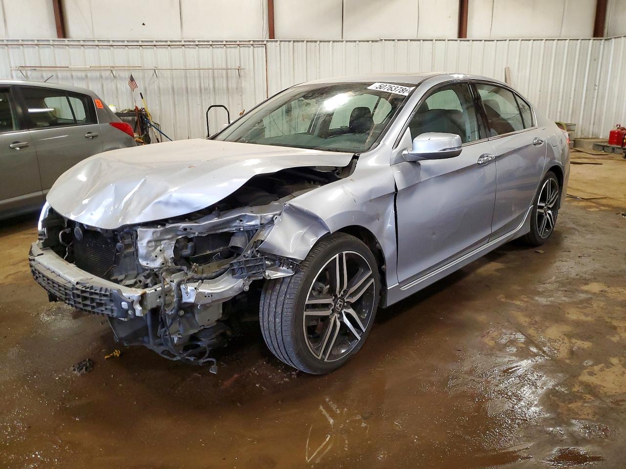 Salvage Honda Accord Image