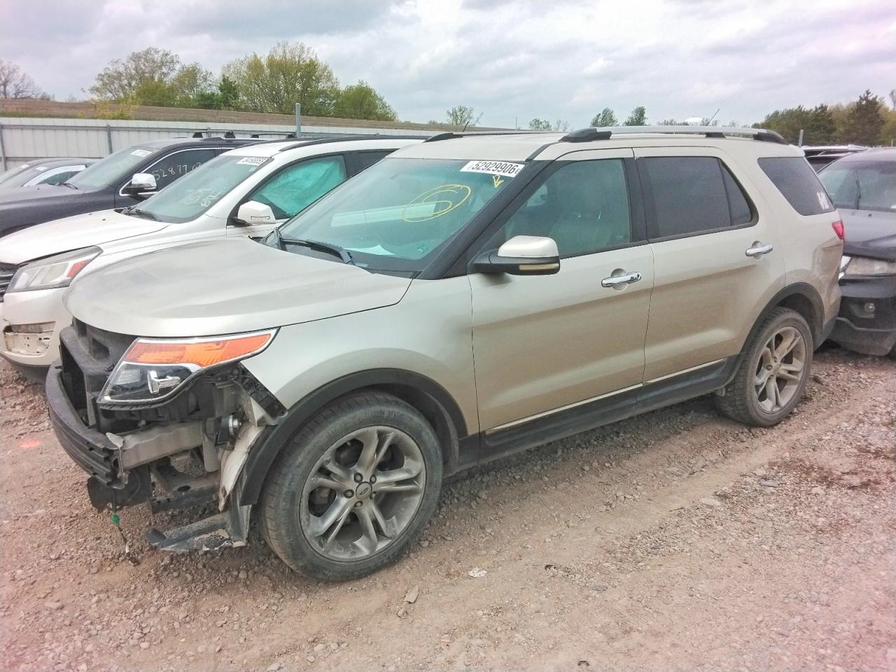 Salvage Ford Explorer Image