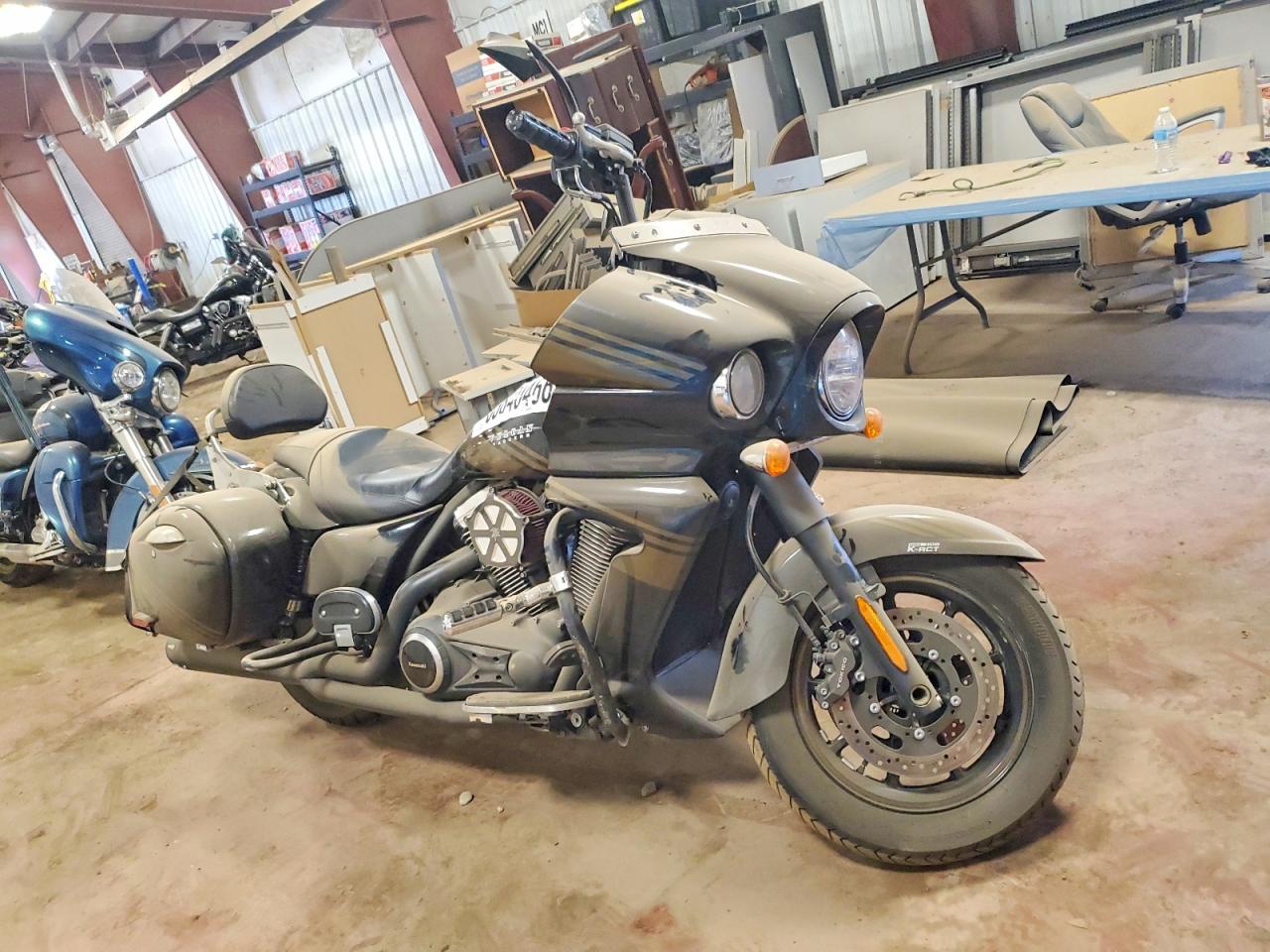 Salvage Kawasaki Vulcan 17 Image