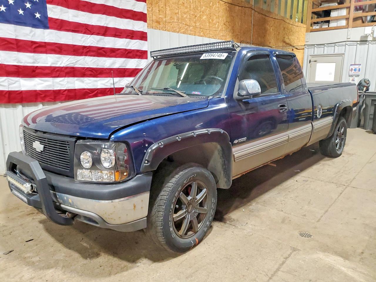 Salvage Chevrolet Silverado Image
