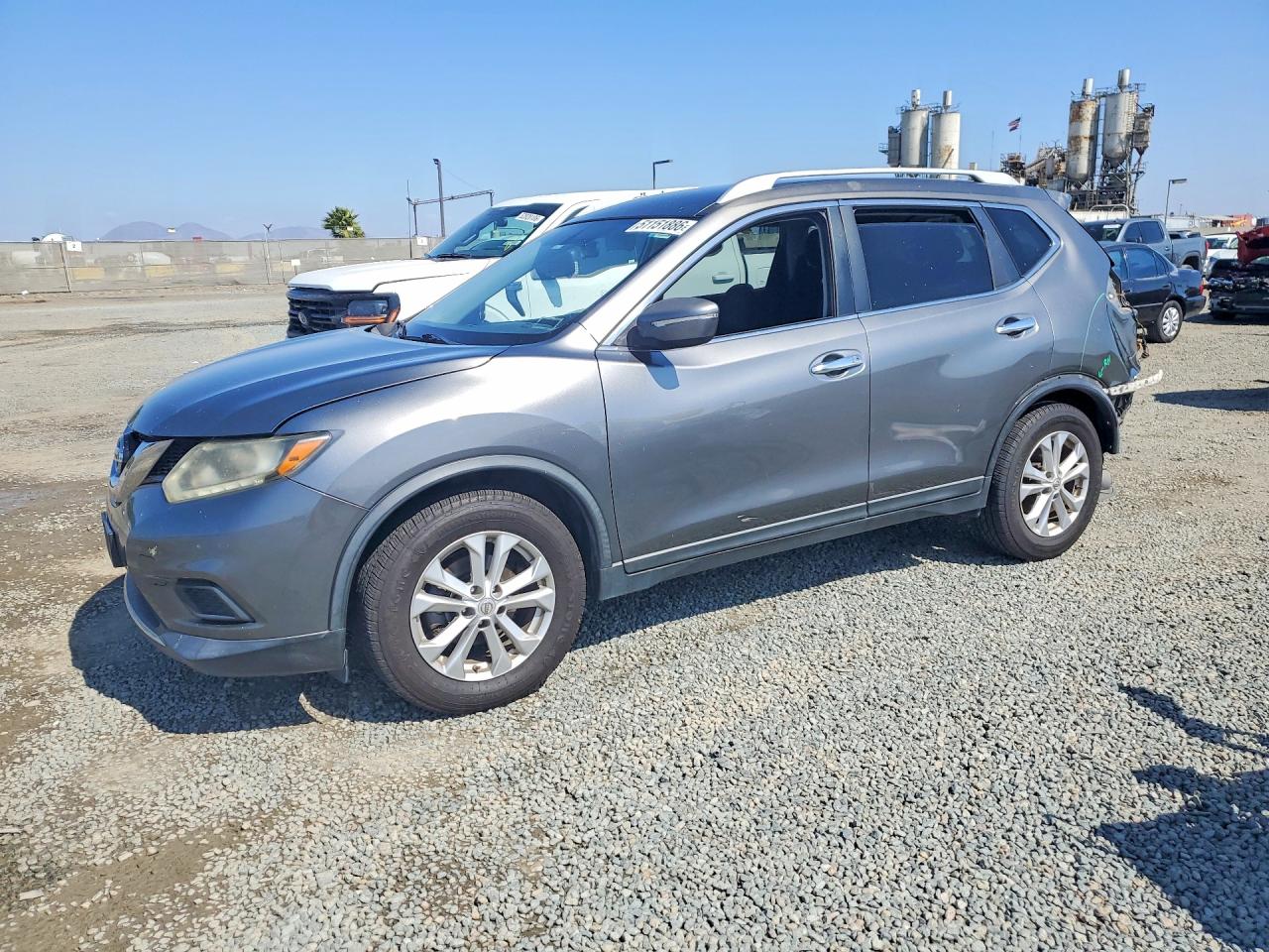Salvage Nissan Rogue Image