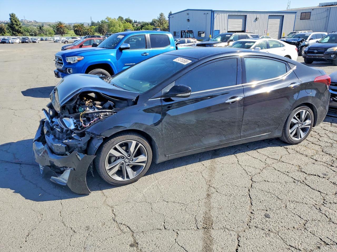 Salvage Hyundai ELANTRA Image