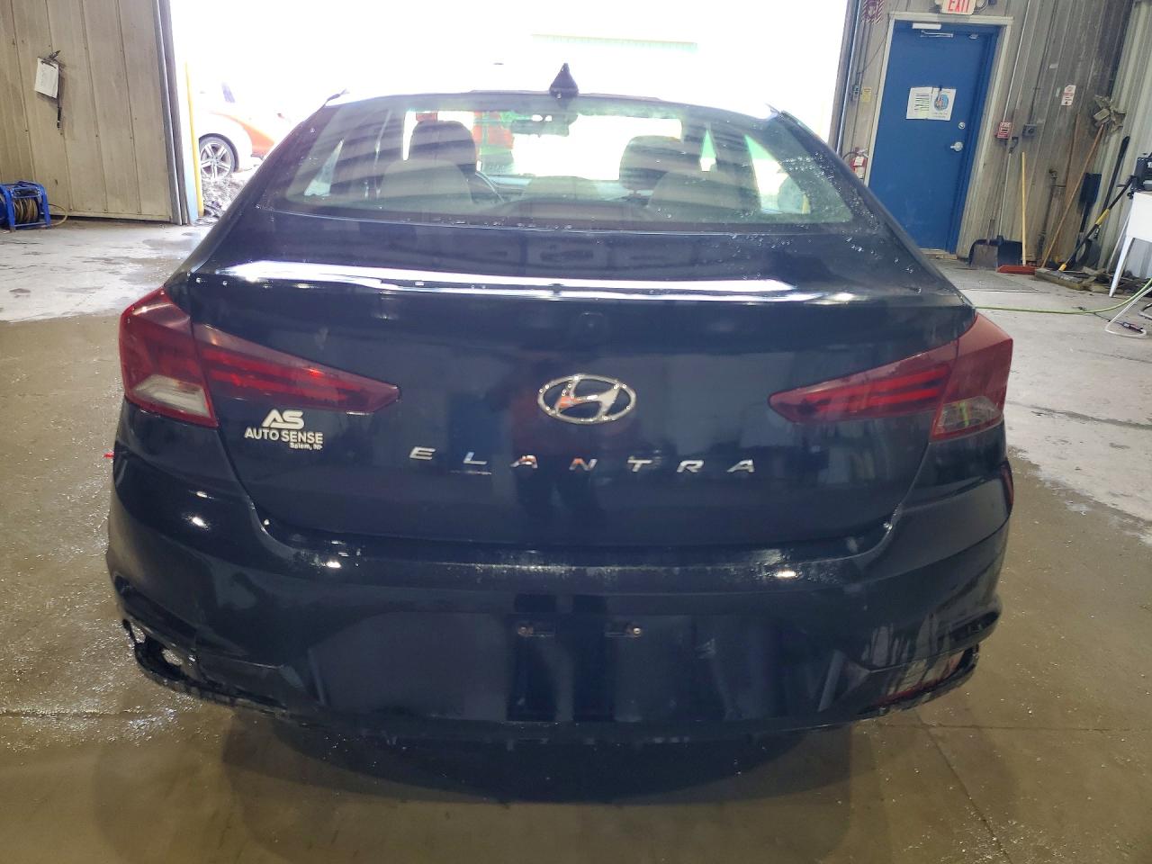 Hyundai ELANTRA Sel