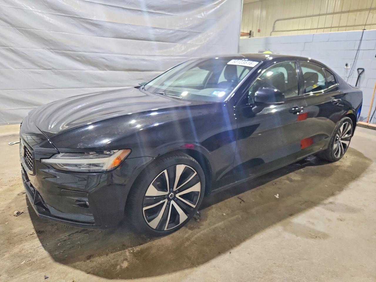 Salvage Volvo S60 B5 Mom Image